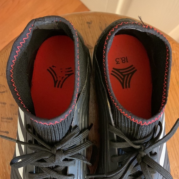 Adidas Predator Youth Mens Cleats - Picture 11 of 16